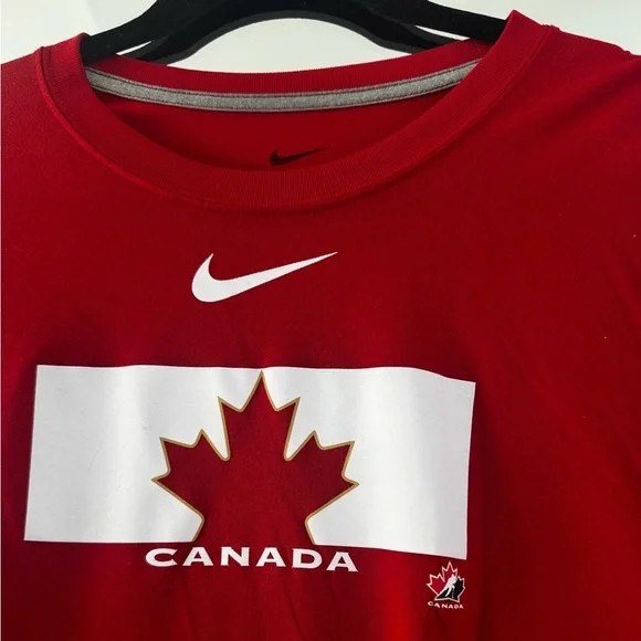 Nike Canada Hockey Red Maple Leaf Logo Dri-Fit Tee Medium - Picture 3 of 5